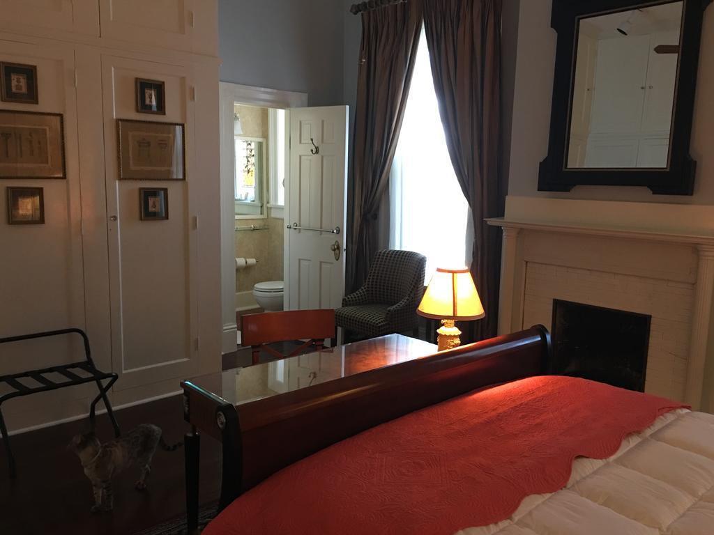 メイコン Burke Mansion Bed & Breakfast エクステリア 写真