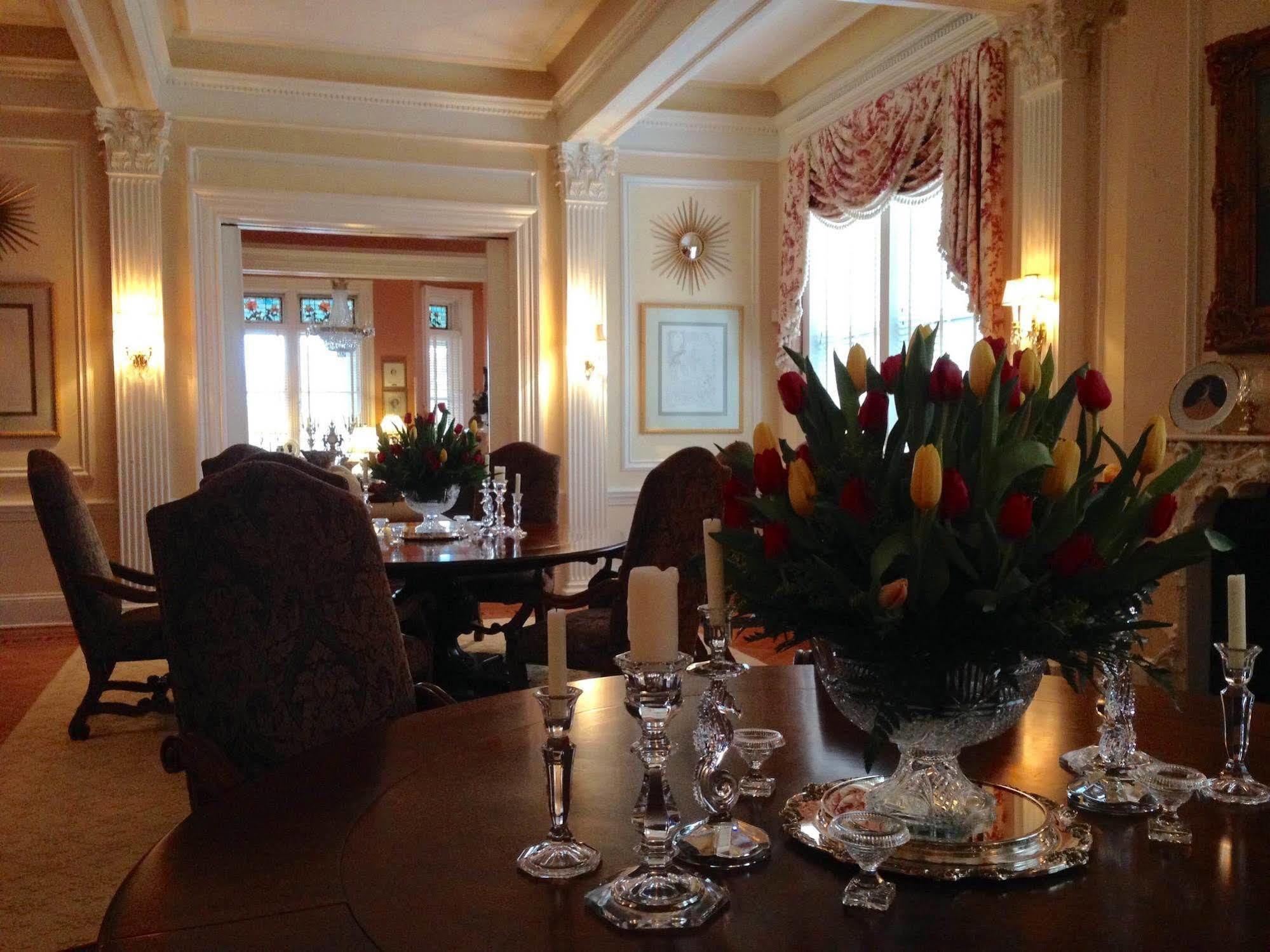 メイコン Burke Mansion Bed & Breakfast エクステリア 写真
